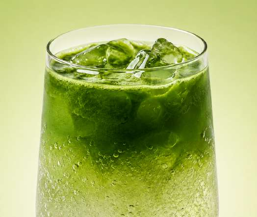 Sparkling iced matcha drink